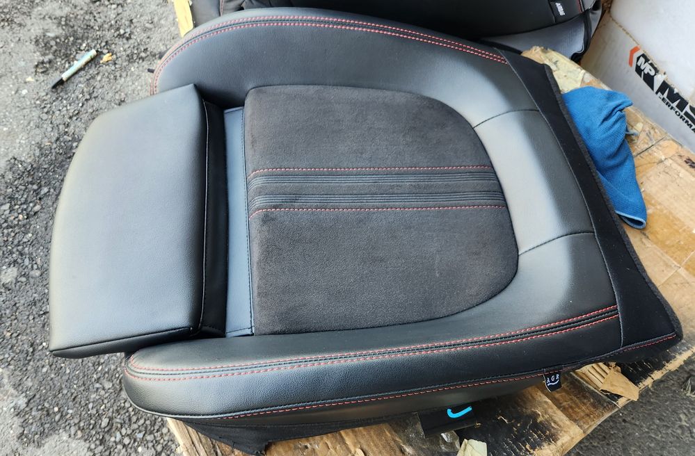 2025-10-12 15.02.19.jpg