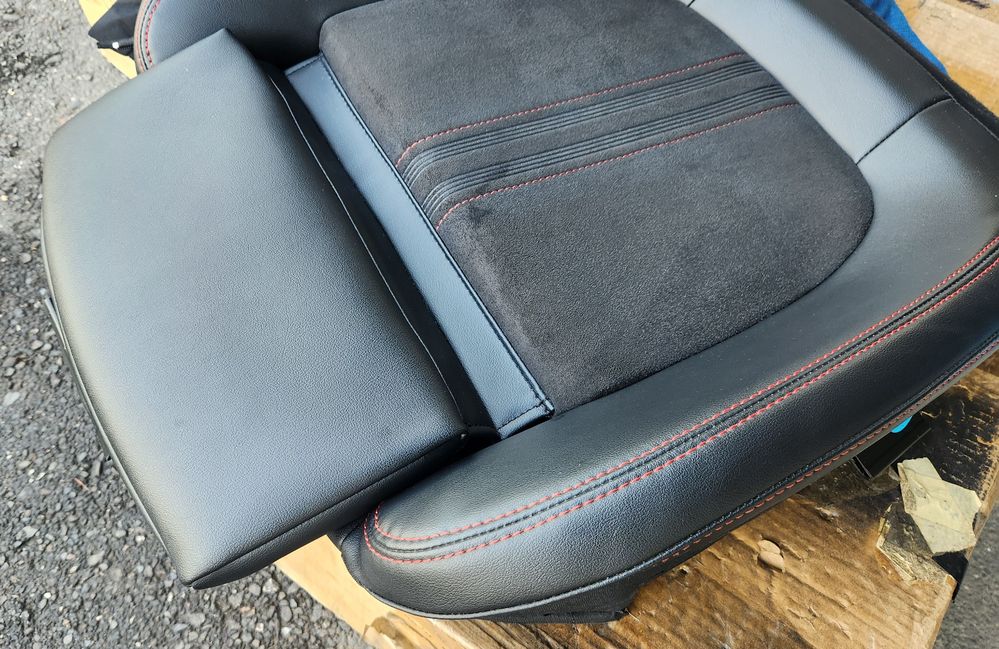 2025-10-12 15.02.22.jpg